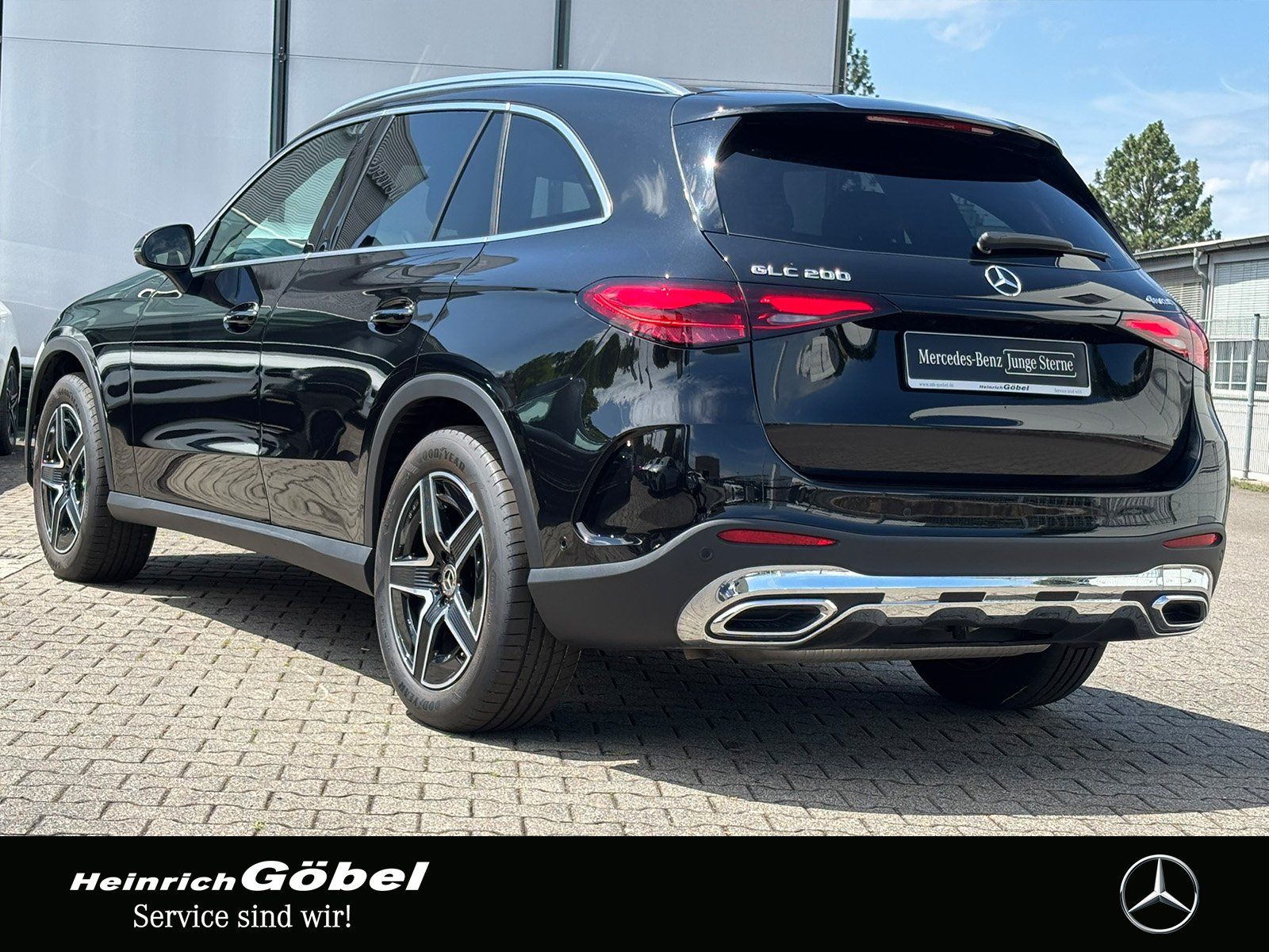 Fahrzeugabbildung Mercedes-Benz GLC 200 4M AMG*AHK*PANO*MEMORY*360°KAM*AMBIENTEB
