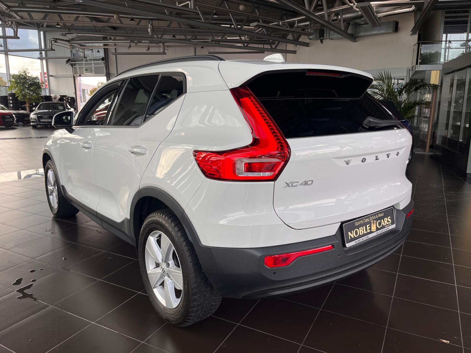 Volvo XC40 AWD AHK LED NAVI ALU
