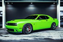 DODGE Challenger SRT 6.4l V8 - Unfallfrei - DE Modell