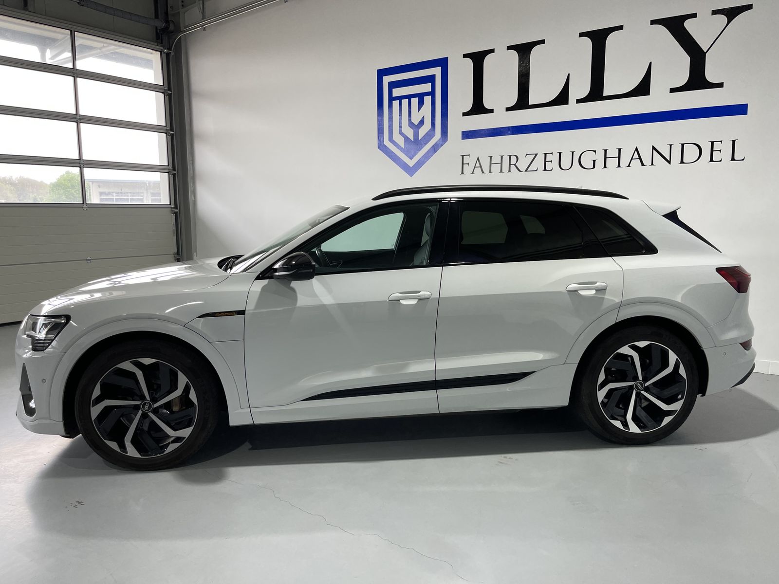 Fahrzeugabbildung Audi e-tron 50 Quattro S line*Matrix*B&O*21Zoll*Optik