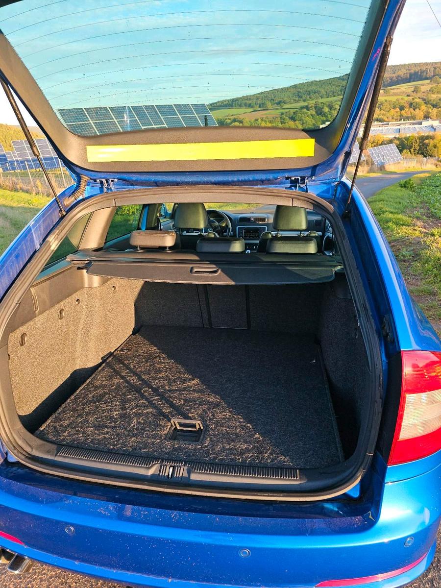 Skoda Octavia 2010 — interior