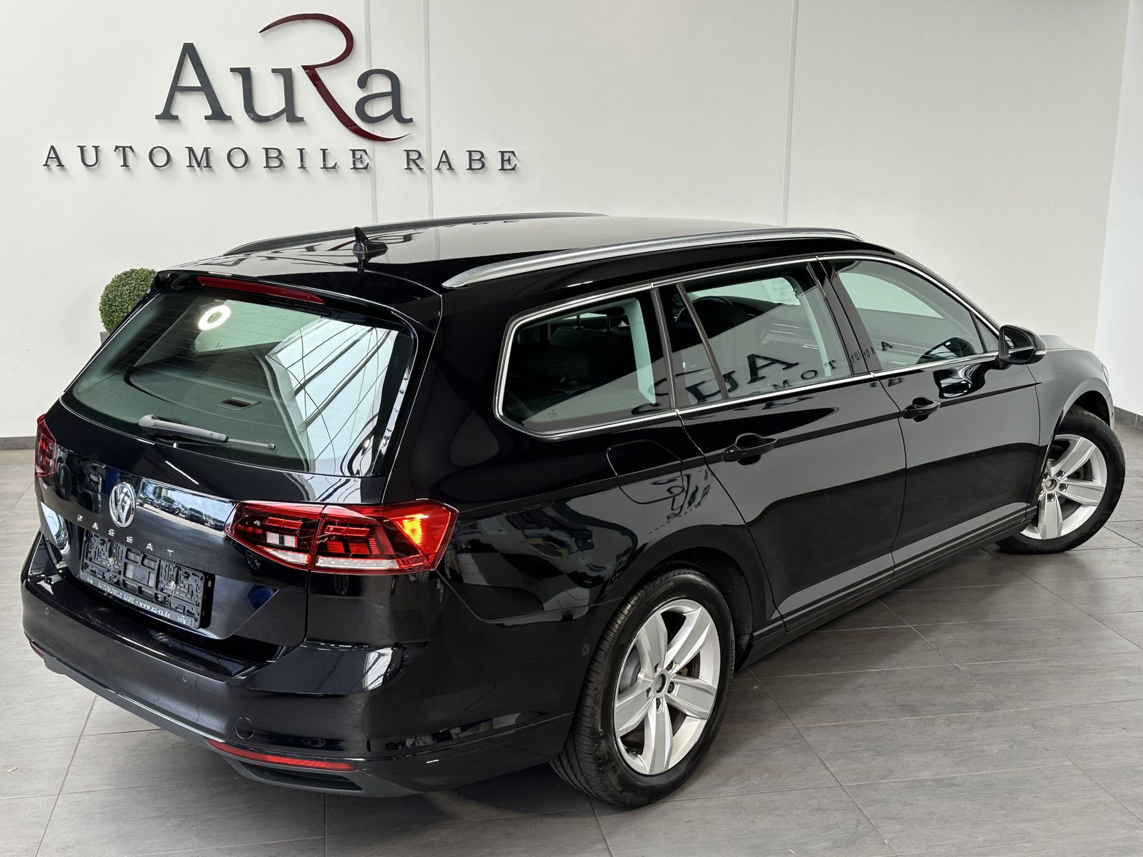 Fahrzeugabbildung Volkswagen Passat Variant 2.0 TDI DSG Business NAV+LED+ACC