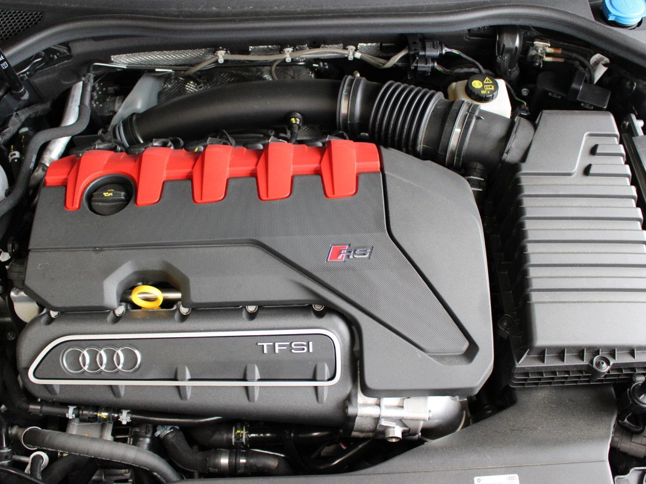 Fahrzeugabbildung Audi RS3 TFSI Sportback quattro