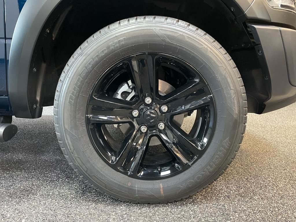 Fahrzeugabbildung Dodge WARLOCK CLASSIC CREW CAB HEMI 4x4 SOFORT!!