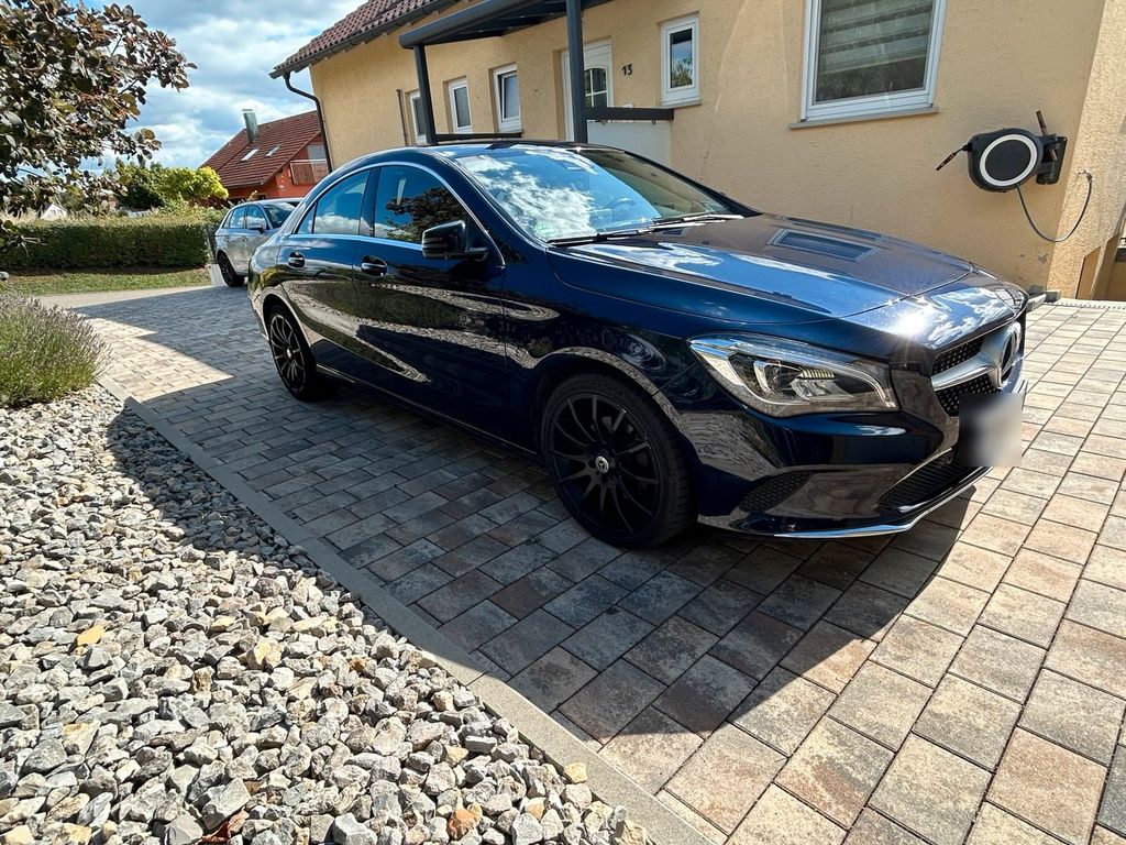 Image of Mercedes-Benz CLA 220