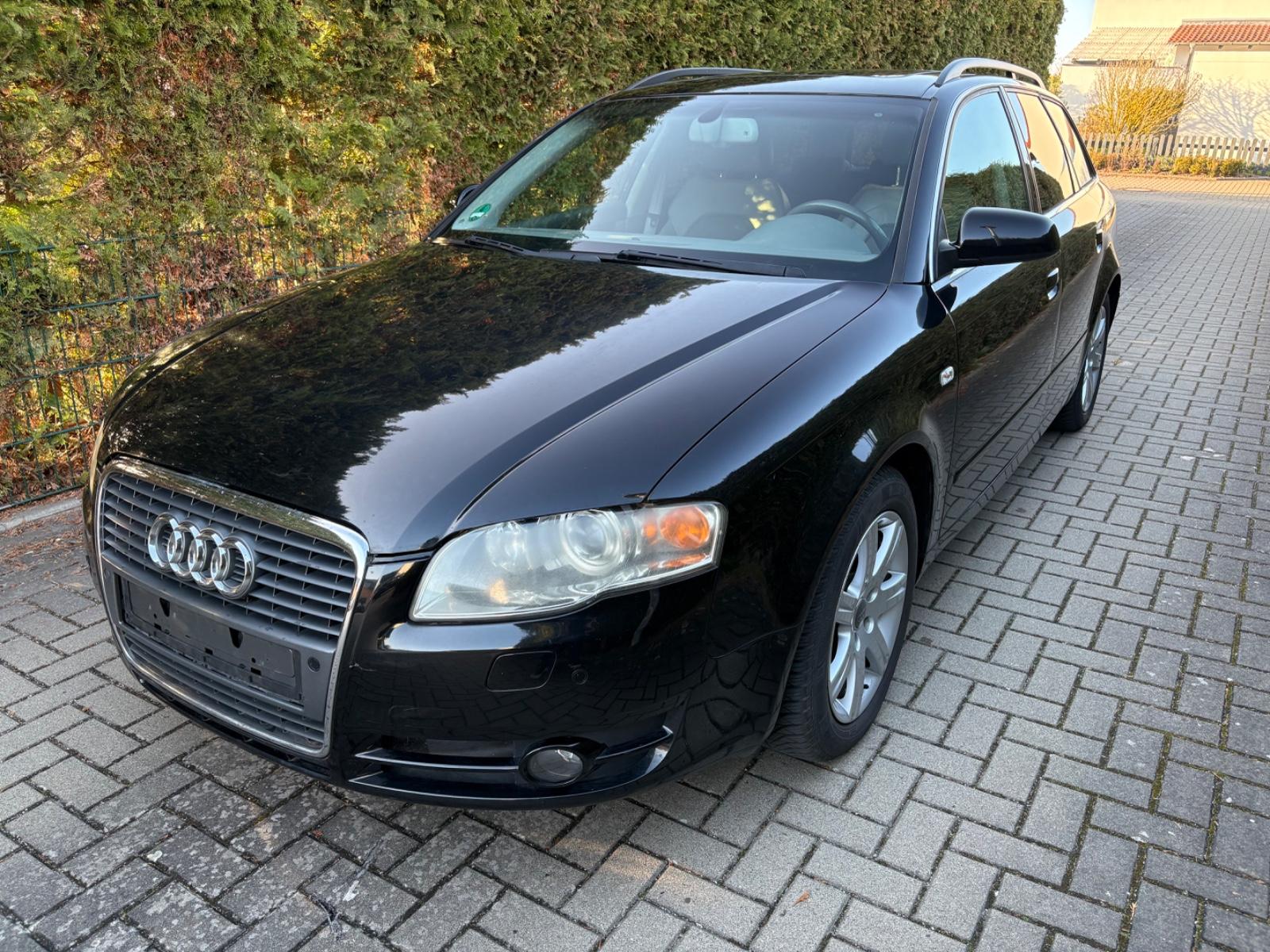 Audi A4 Avant 2.0 TDI NAVI*AHK*ALCANTARA*BOSE*SHD*