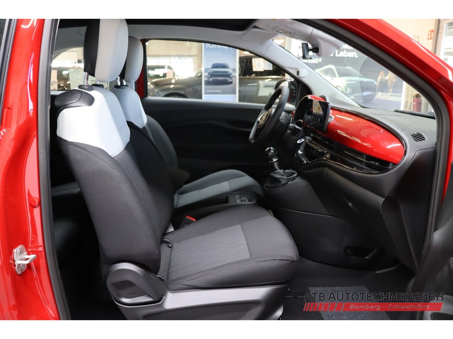 Fahrzeugabbildung Fiat 500C Hybrid 1.0l 48 kW ICON Komfortpaket