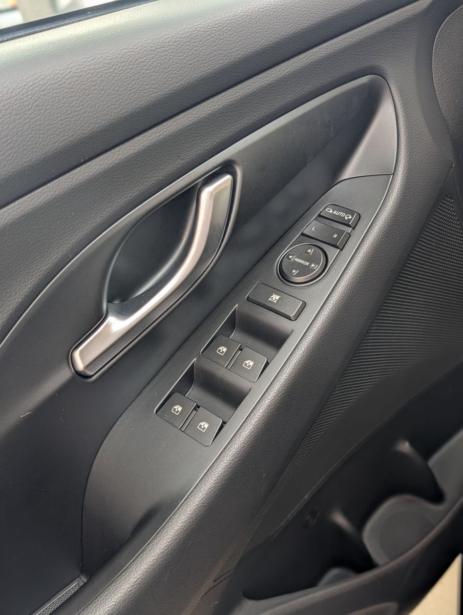 Fahrzeugabbildung Hyundai i30 N Line Mild-Hybrid LED TEMP CARPLAY KAM PANO