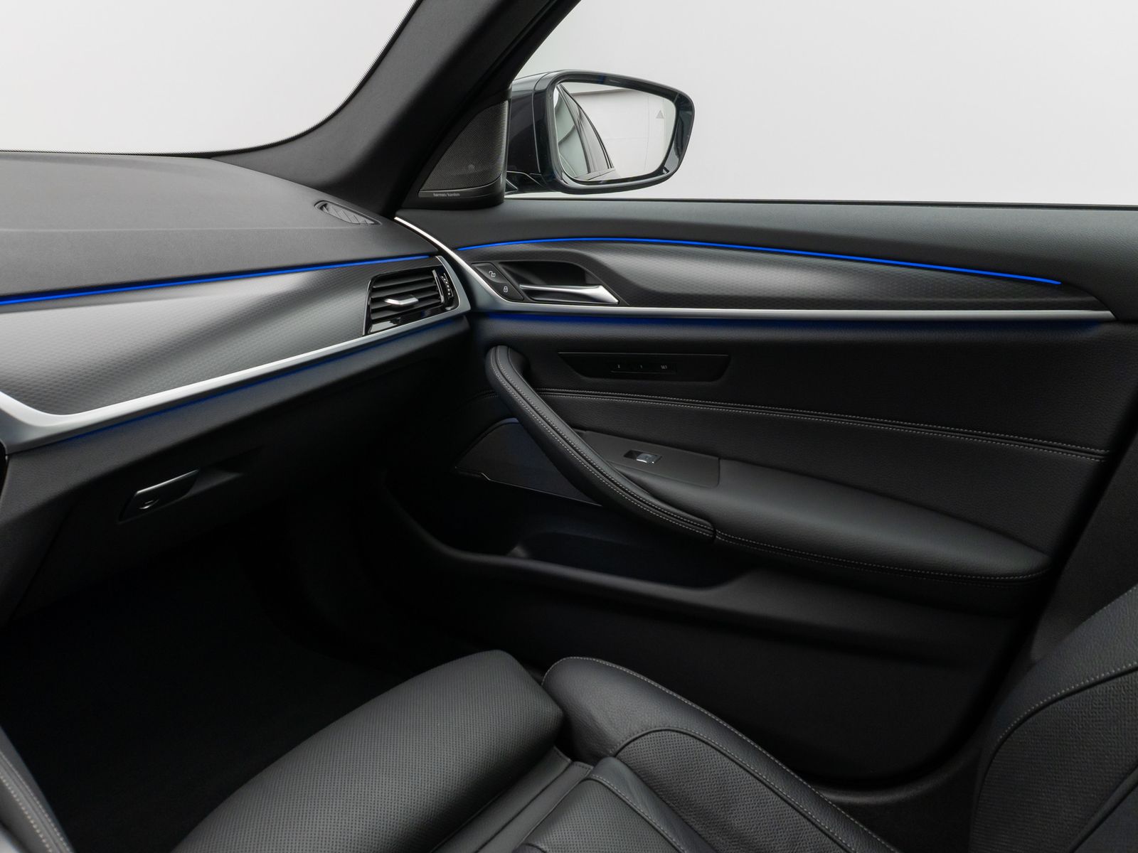 Fahrzeugabbildung BMW 530d xD M Sport Kamera Laser HUD DAN H/K 19Zoll