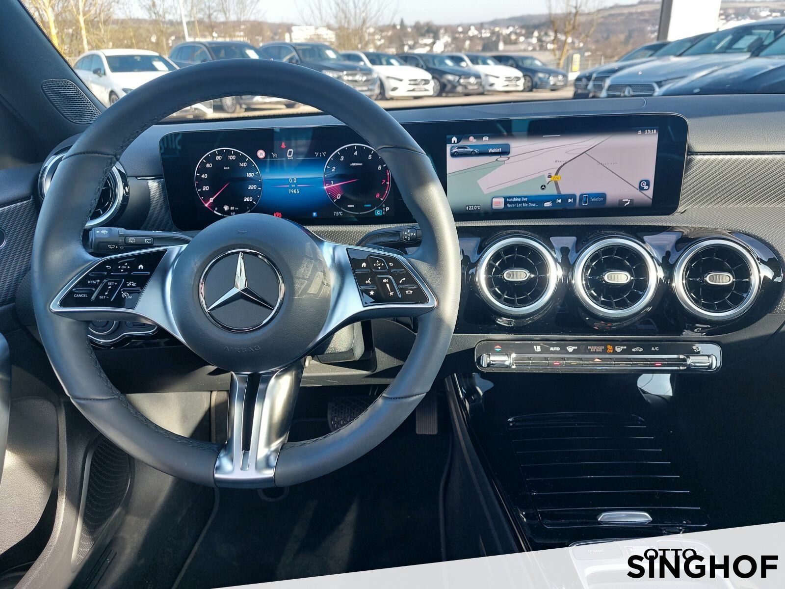 Fahrzeugabbildung Mercedes-Benz A 200 Progressive +Pano+LED+Rü Kam+MBUX+Winter+