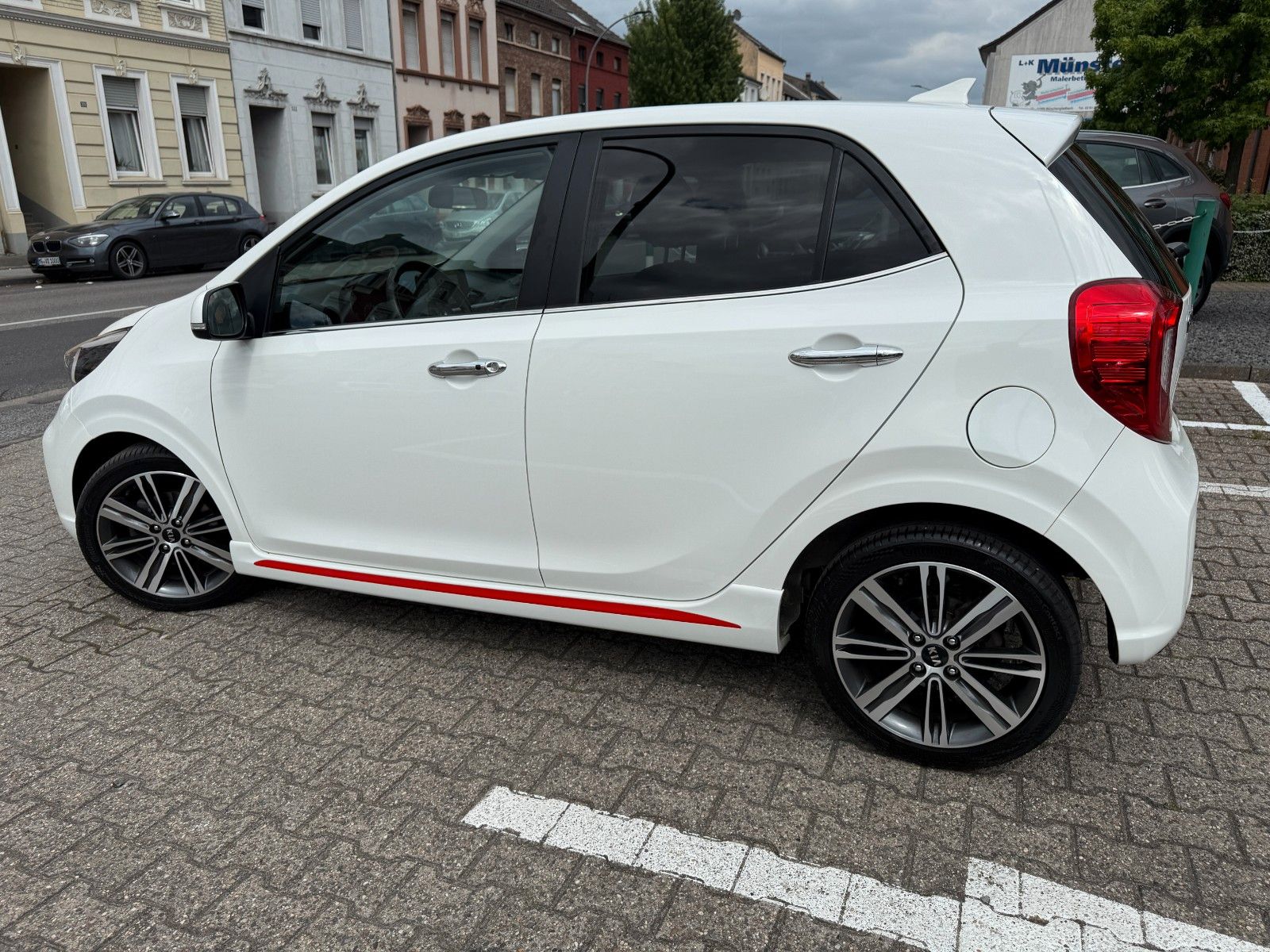 Fahrzeugabbildung Kia Picanto GT-Line LEDER NAVI AUTOMATIK KAMERA 1-HD