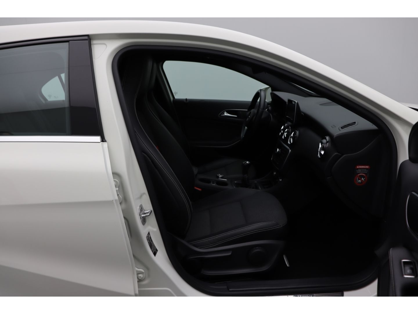 Fahrzeugabbildung Mercedes-Benz A 180 BlueEfficiency Kamera SHZ Teilleder