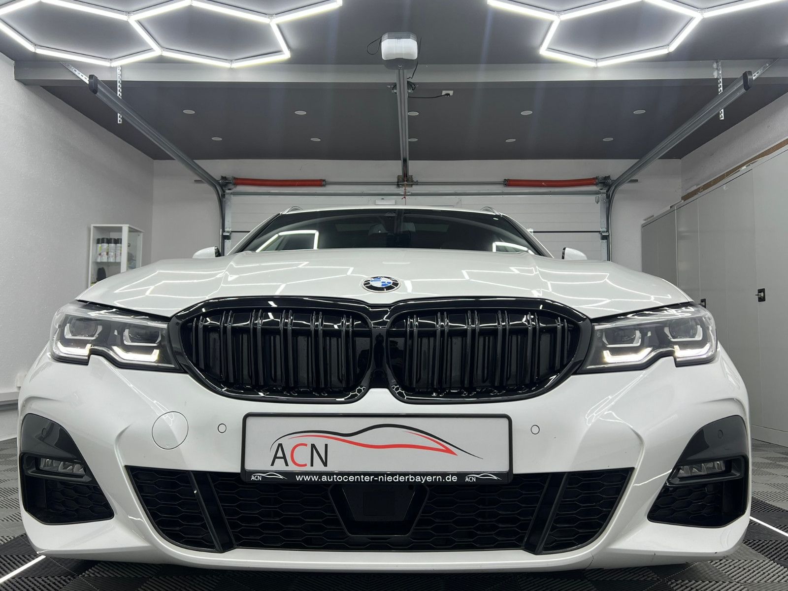 Fahrzeugabbildung BMW 320 d xDrive M SPORT/PANO/HuD/H&K/VRTL COCKPIT