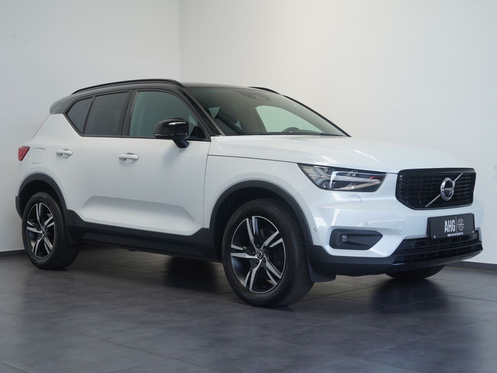 Fahrzeugabbildung Volvo XC 40 T4 R Design INTELLISAFE/LED/360°