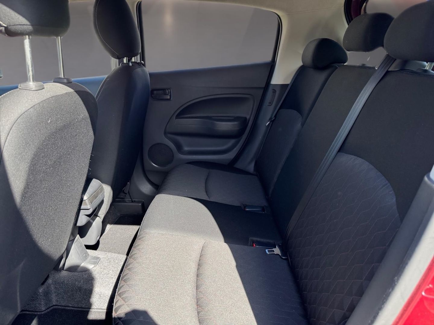 Fahrzeugabbildung Mitsubishi Space Star Top LED Automatik Apple CarPlay Klima