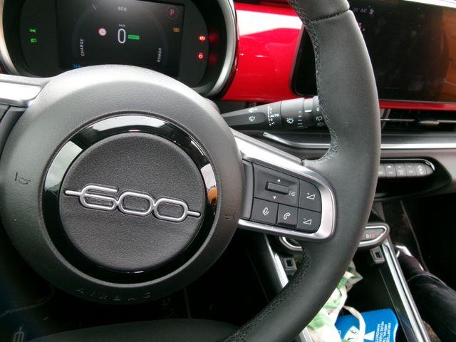 Fiat 600 e W Red Uconnect LED ACC AUT KlimaA PDC