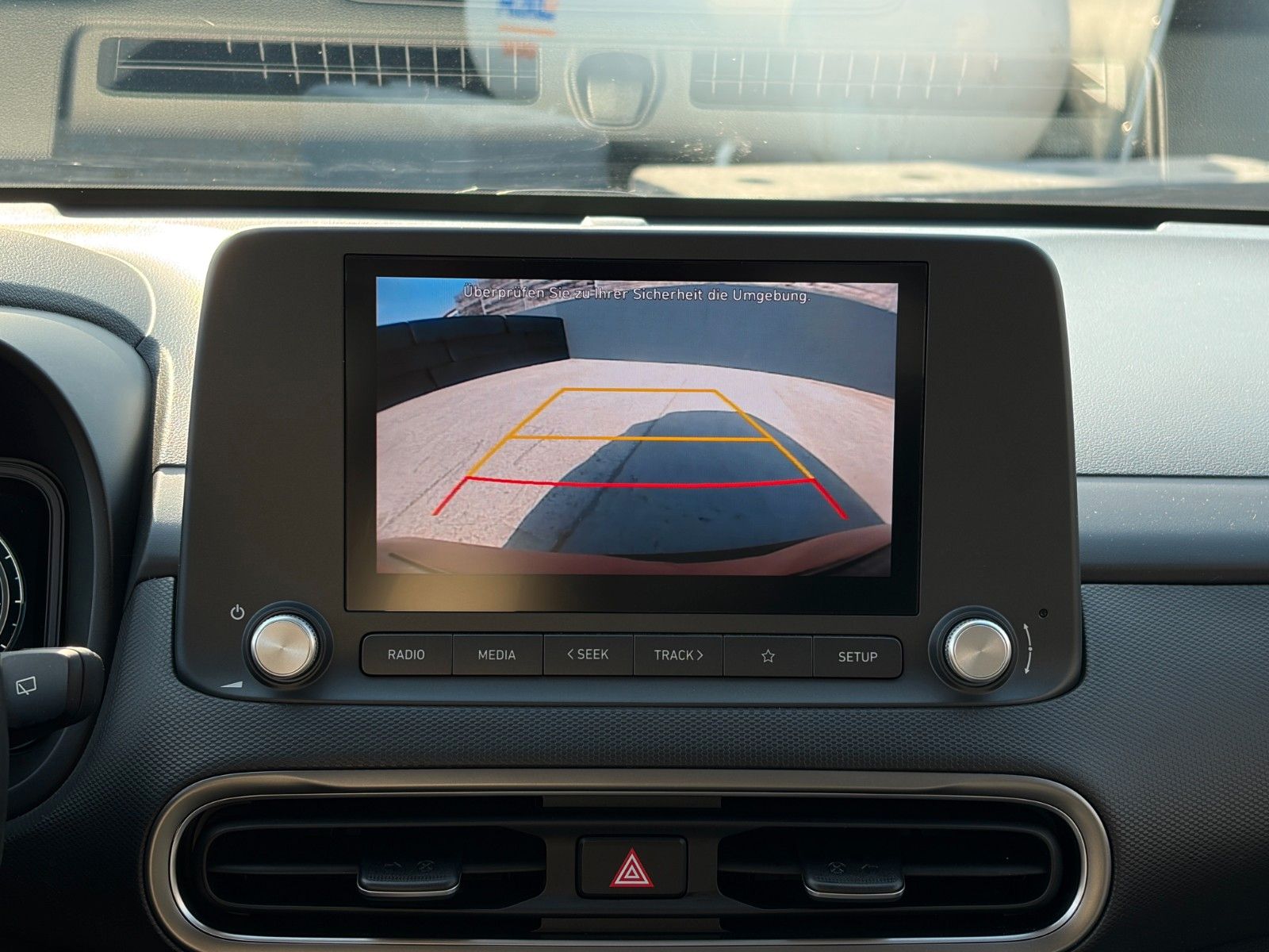 Fahrzeugabbildung Hyundai KONA E Select SHZ LHZ ACC PDC LKA Navi CarPlay