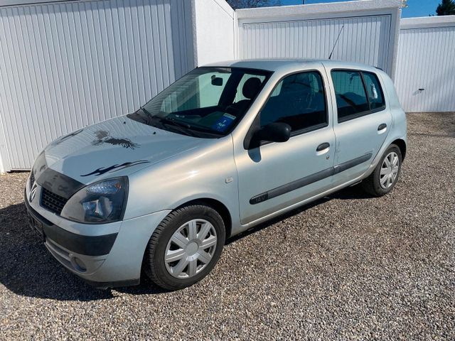 Renault Clio 1.2l  Benziner 5-Türer Klima scheckheftgegt