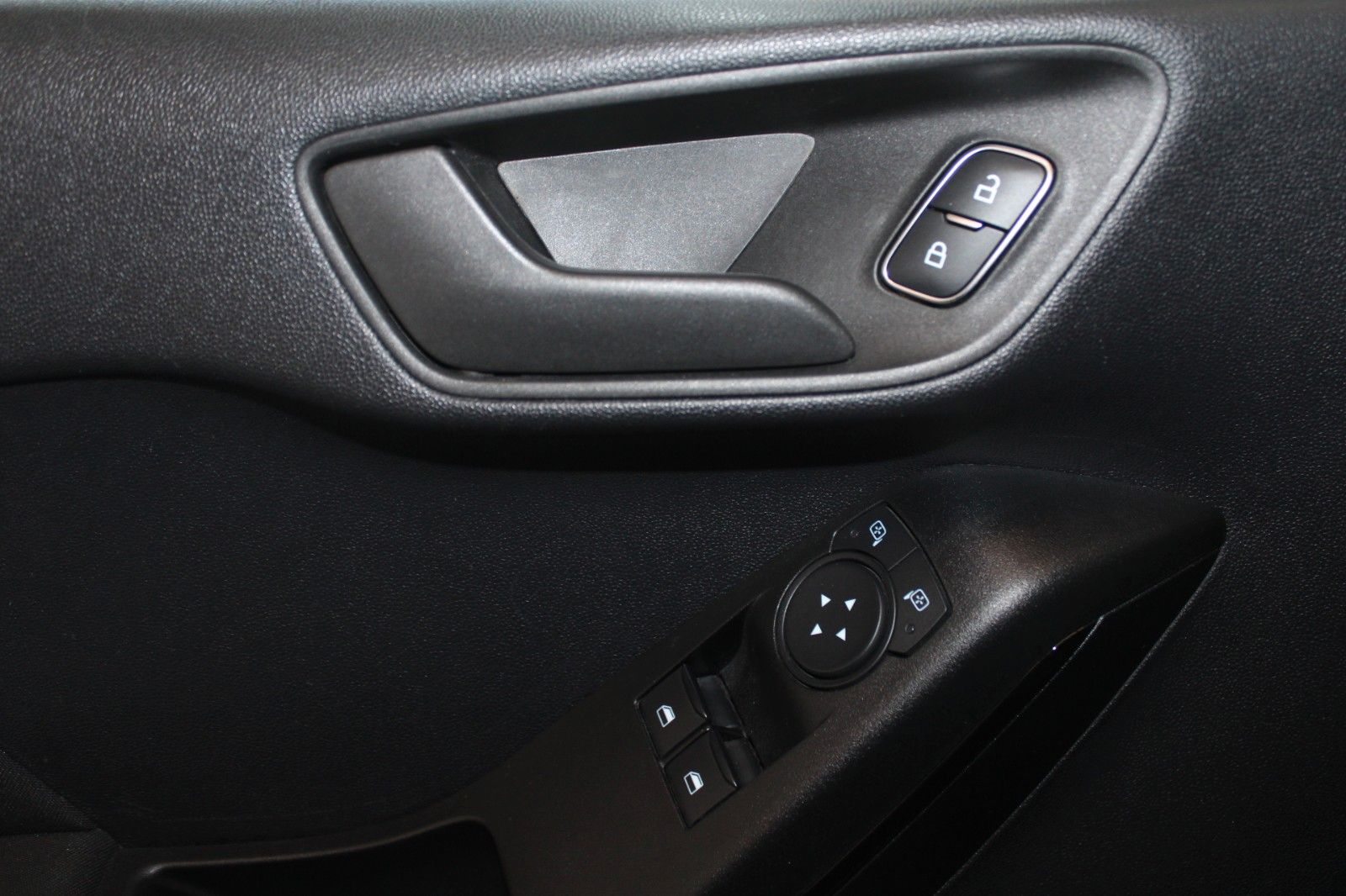 Fahrzeugabbildung Ford Fiesta Cool&Connect 5-trg KLIMA LED WinterPaket