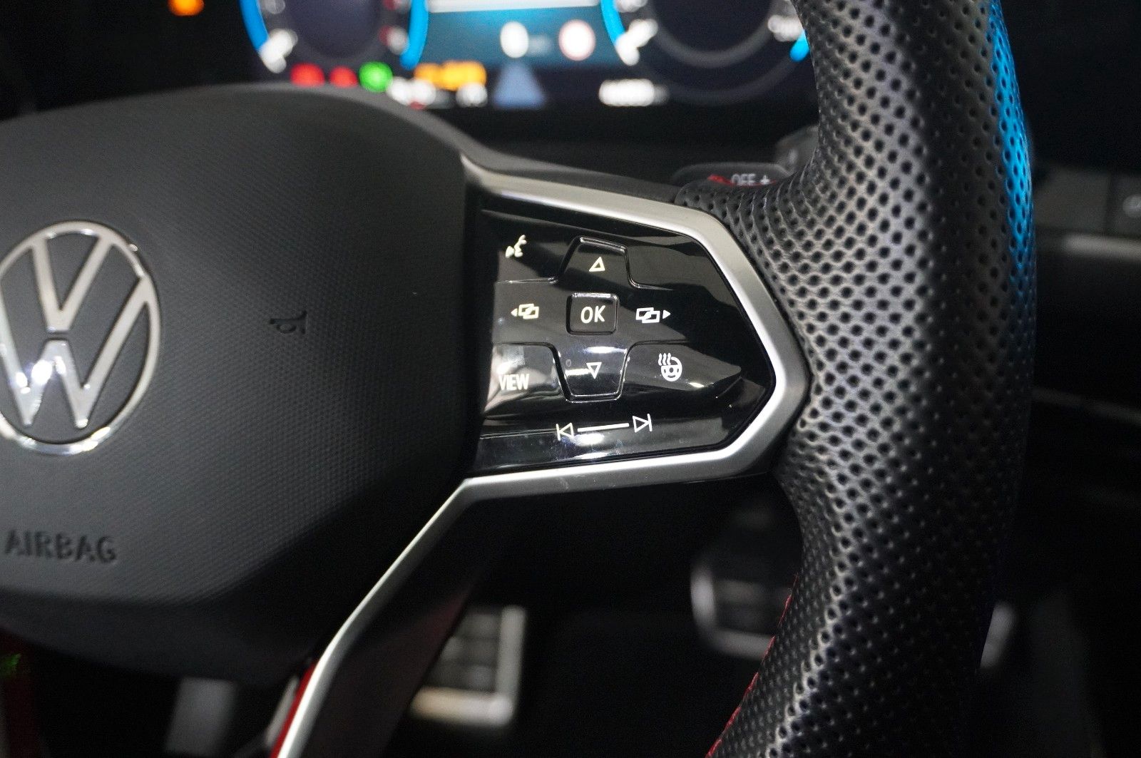 Fahrzeugabbildung Volkswagen Golf VIII Lim. 2.0 TSI GTI DSG NAVI/LED/KAMERA