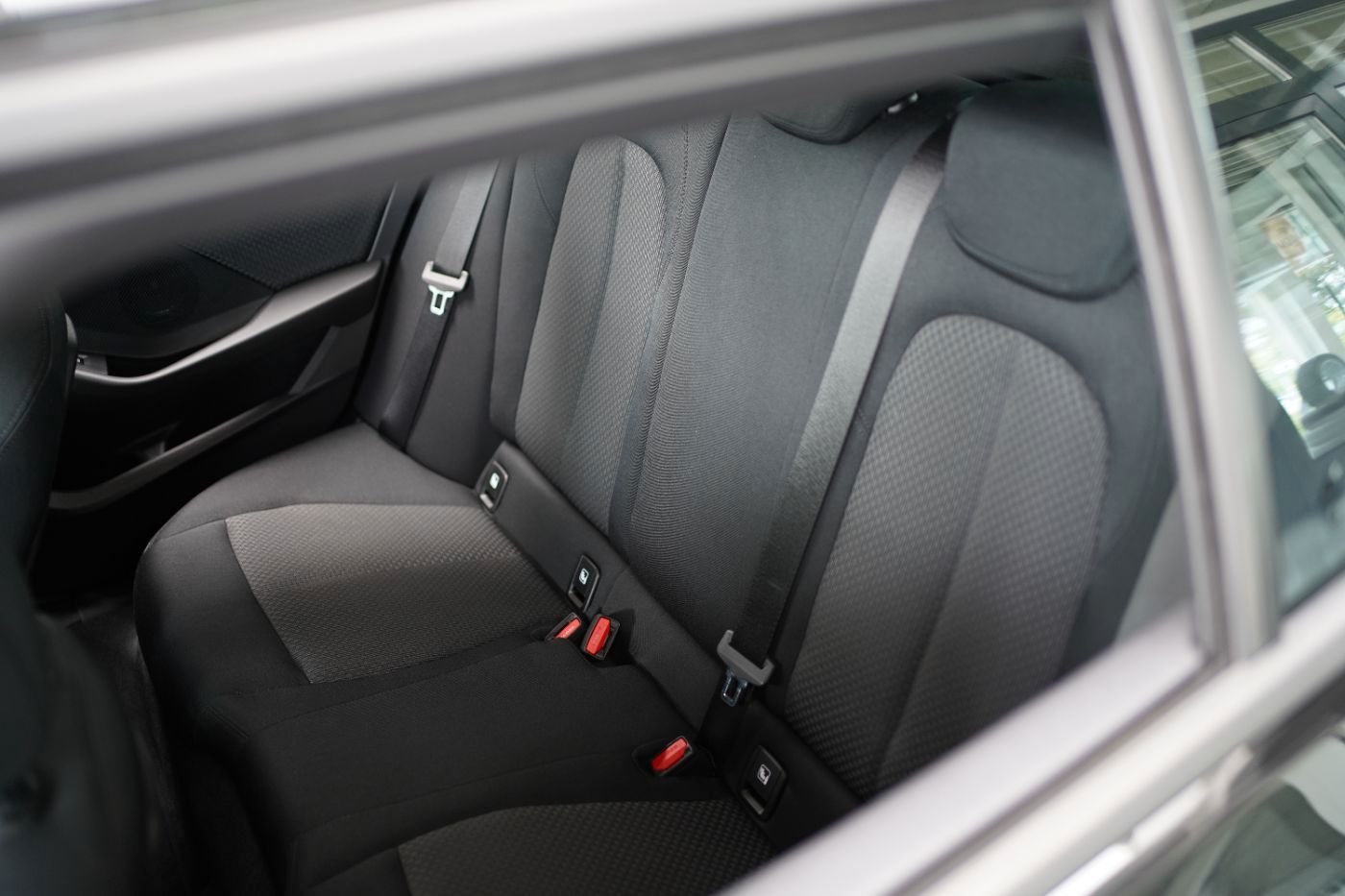 Fahrzeugabbildung BMW 118i Advantage +LED+PDC+LMR+Sport-Lederlenkrad+