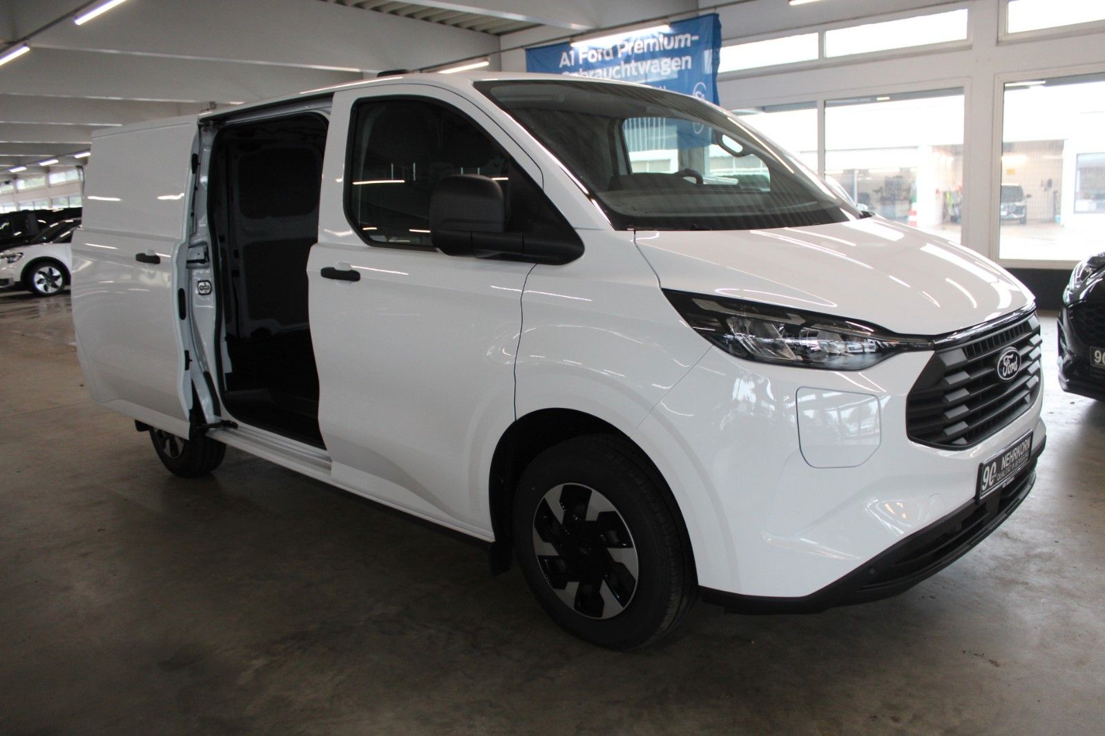 Fahrzeugabbildung Ford Transit Custom TREND PHEV L1 LED CAM Technologie