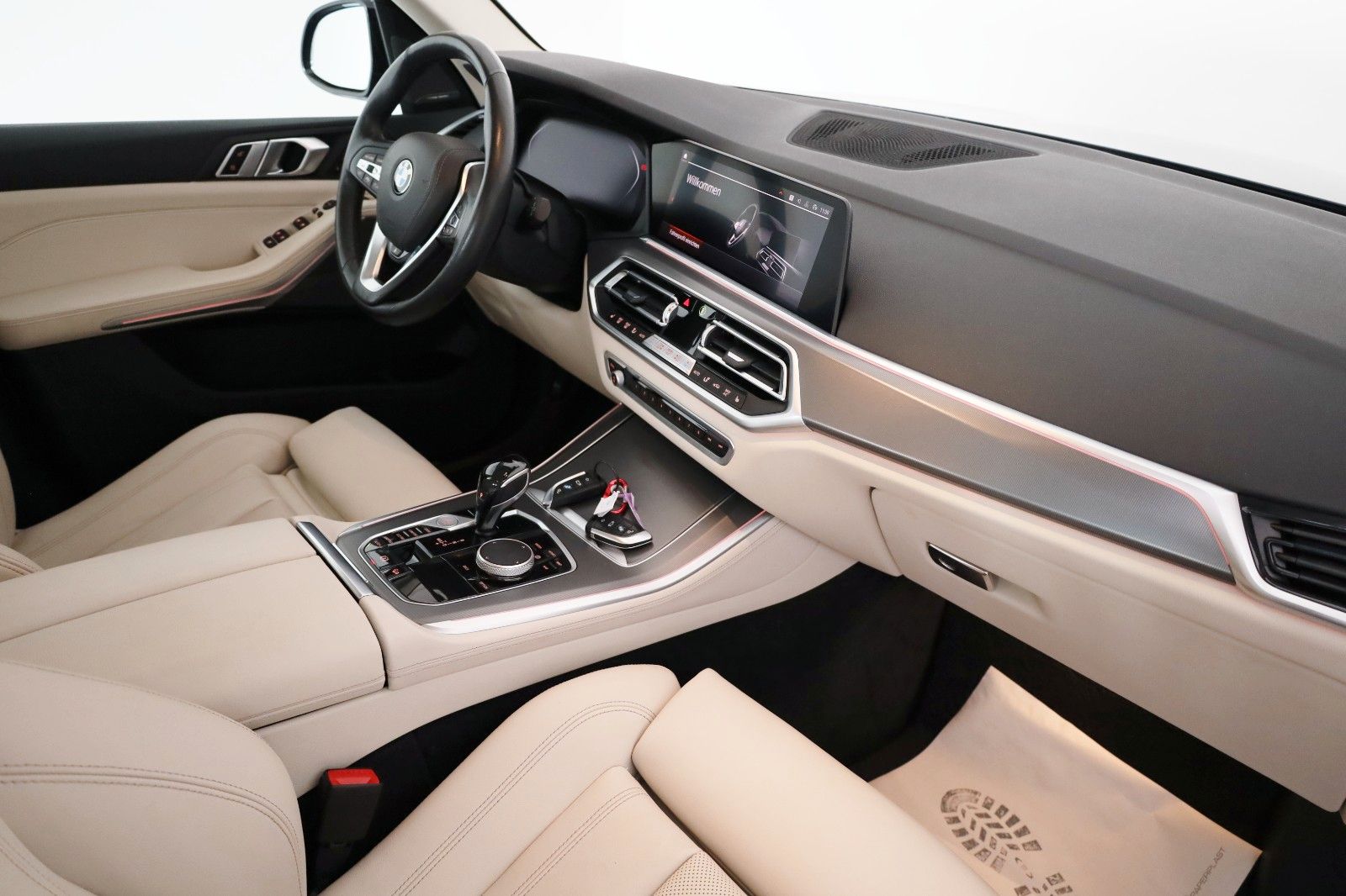 Fahrzeugabbildung BMW X5 xDrive 30d,Leder,Navi,LED,SH,H&K,Kamera,ACC