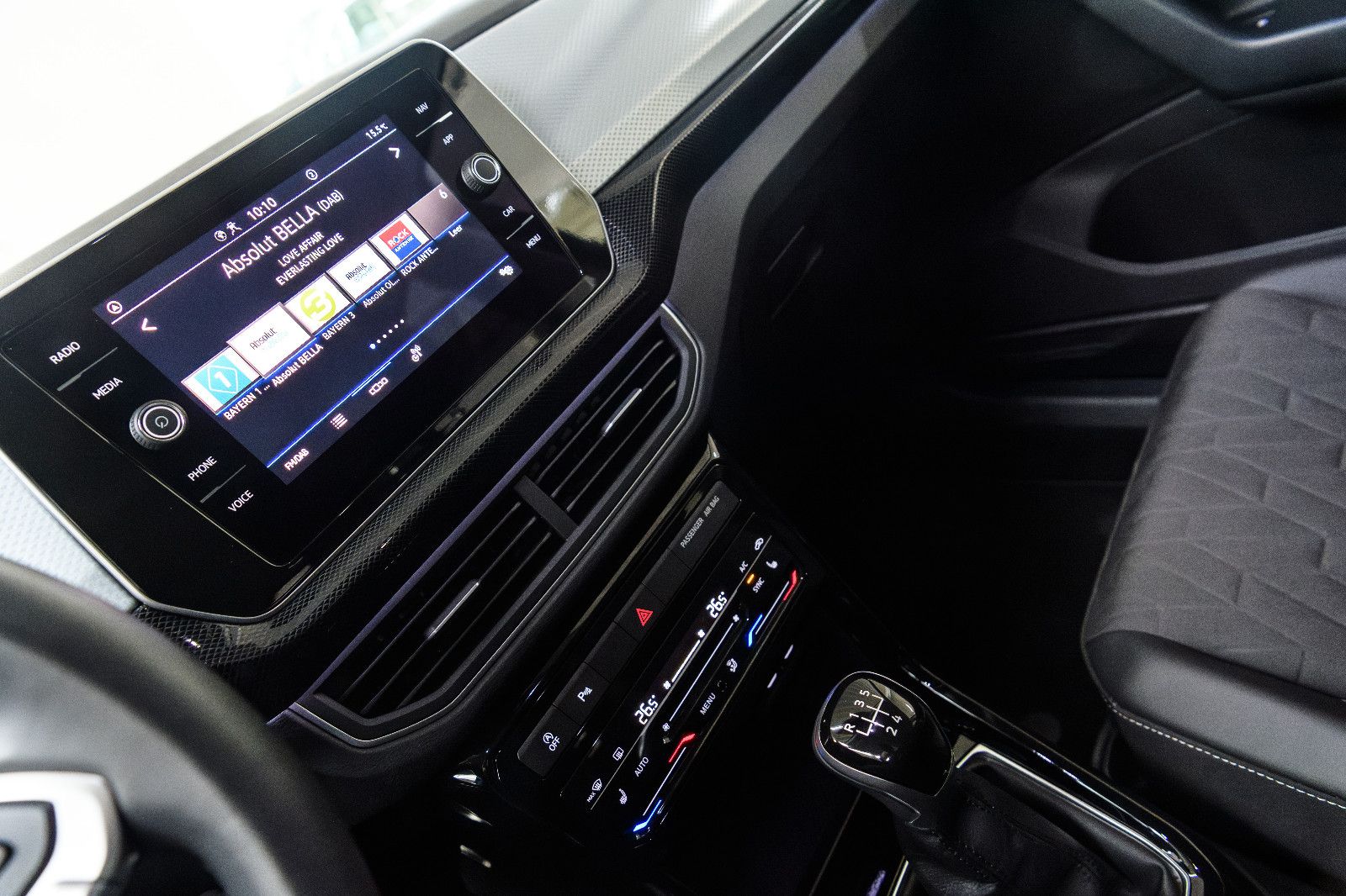 Fahrzeugabbildung Volkswagen T-Cross Goal 1.0 TSI LED+APP+ACC+SHZ+5 J.GARANT.