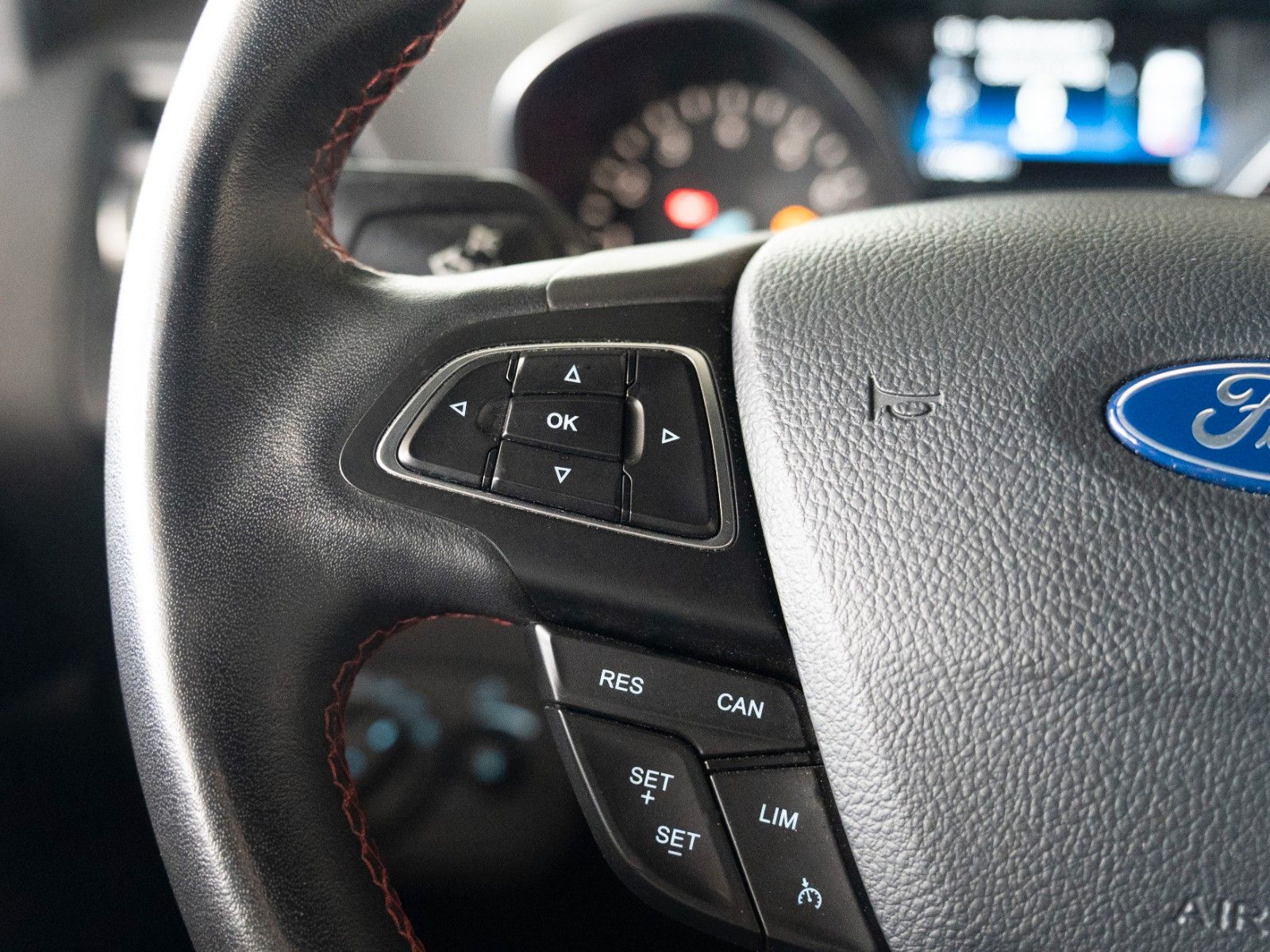 Fahrzeugabbildung Ford Kuga ST-Line WINTER-P/NAVI/AHK/KAMERA