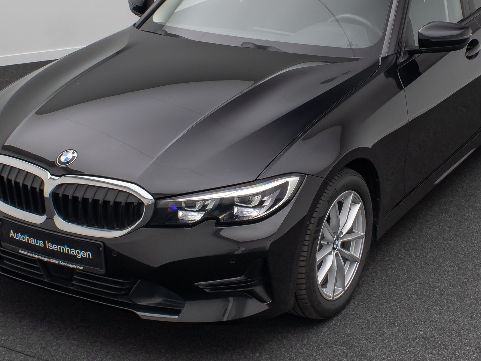 Fahrzeugabbildung BMW 320d Kamera DAB HiFi Stop&Go Fernlichtassist LED