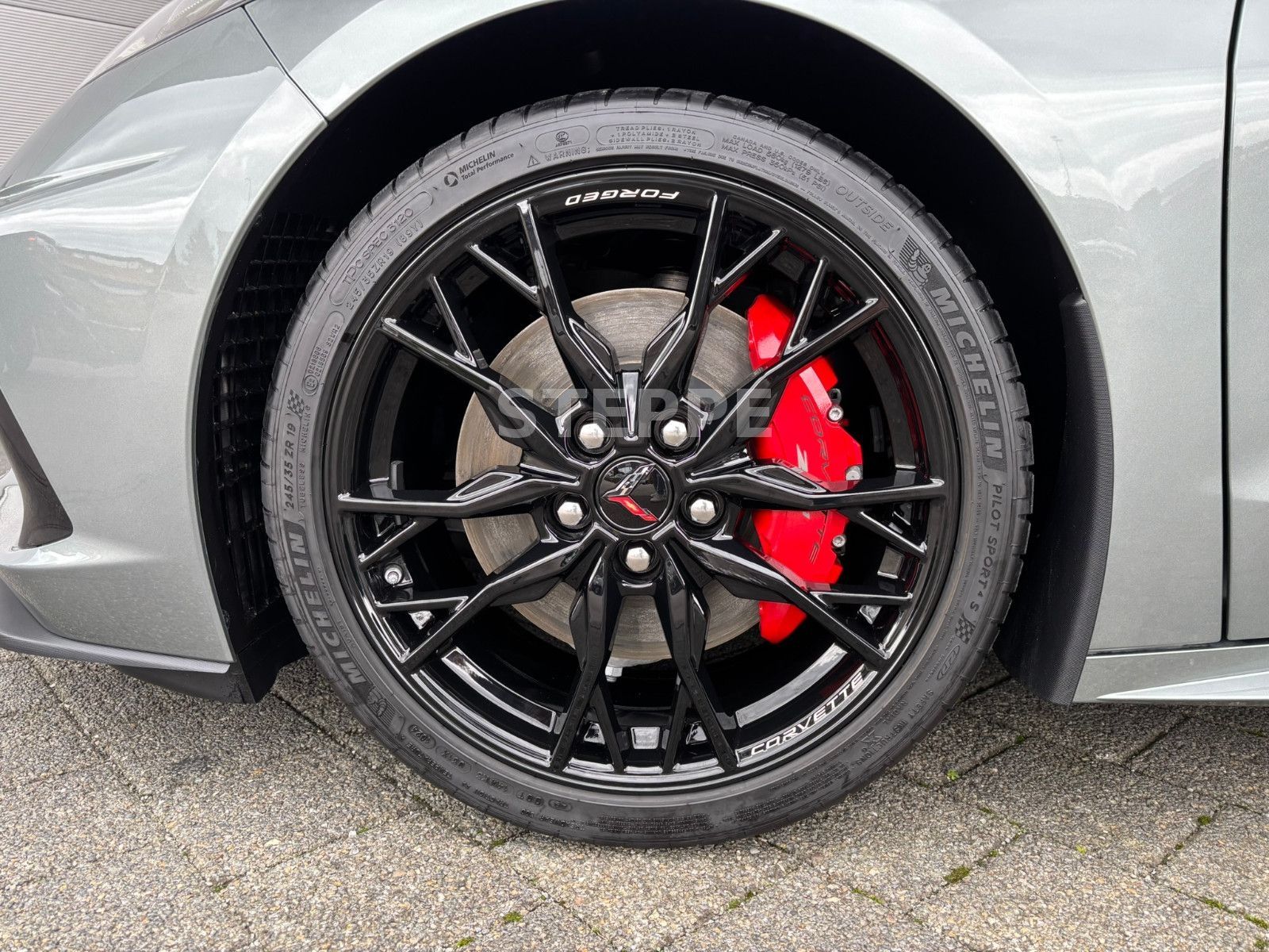Corvette C8 Stingray Convertible 3LT Europamodell STEPPE