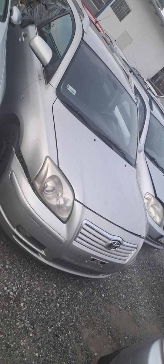 Toyota Avensis 2004 — rear view