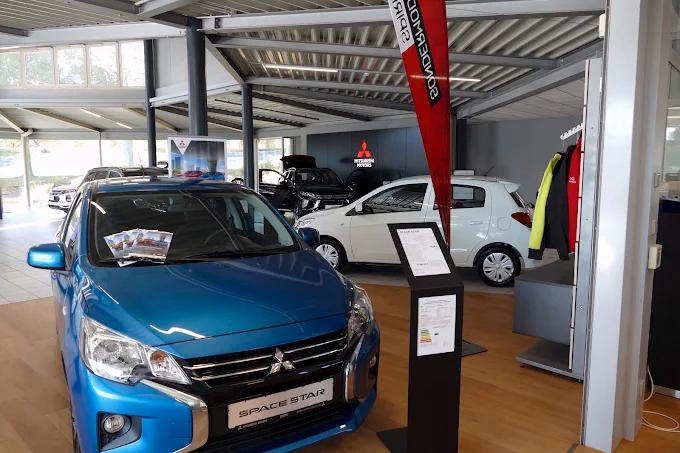showroom-image-top