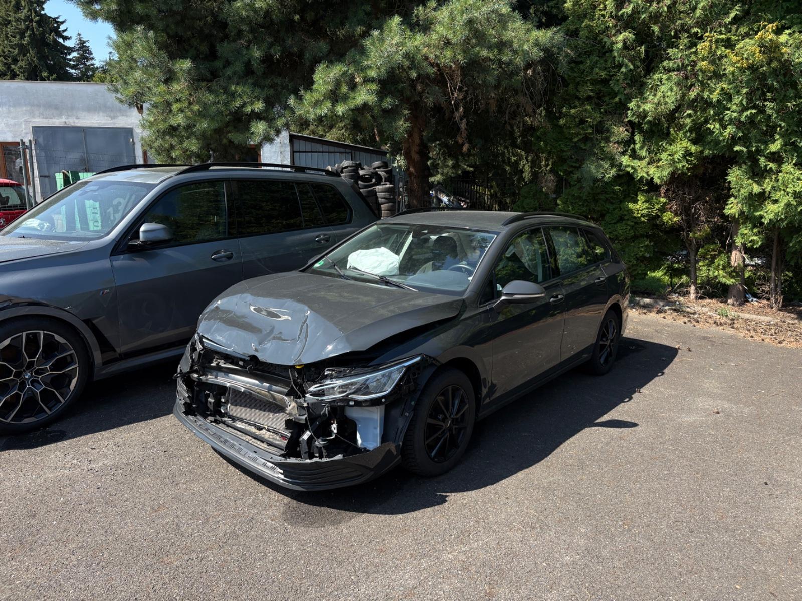 Volkswagen Golf VIII Variant Life eTSI