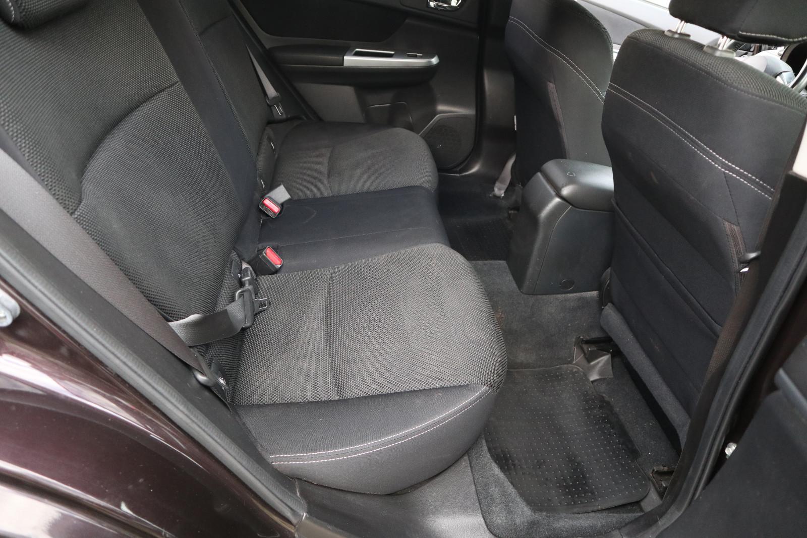 Subaru XV 2012 — photo 16