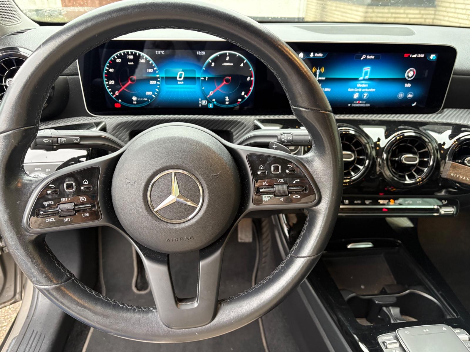 Mercedes-Benz 180 DCT Automatik, Garantie, Apple CarPlay, etc, миниатюра 3