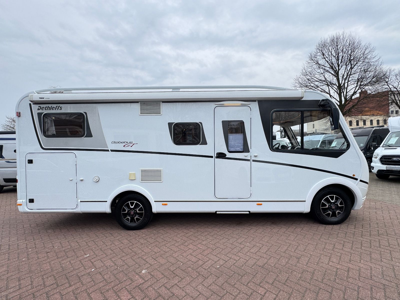Fahrzeugabbildung Dethleffs Globebus I 006 GT PAKET WHITE 9GT SAT DACHKLIMA