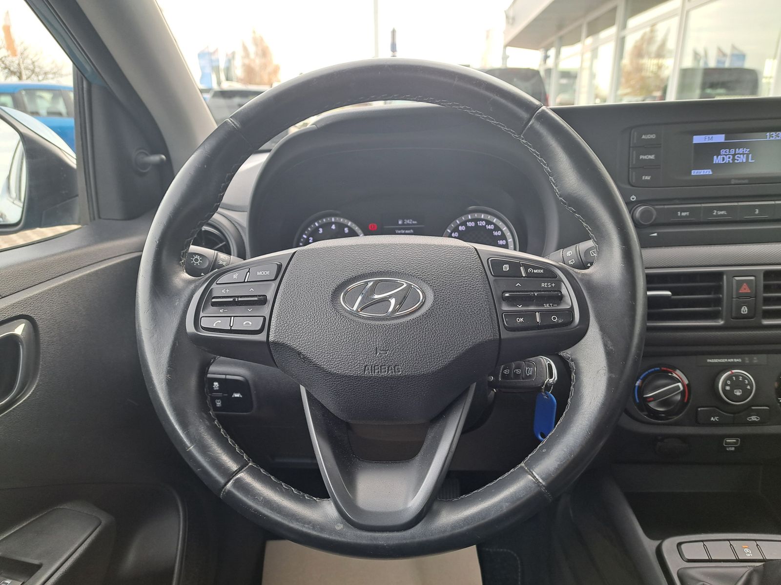 Fahrzeugabbildung Hyundai i10 1.0 Select KLIMA TEMPOMAT TOP-ZUSTAND