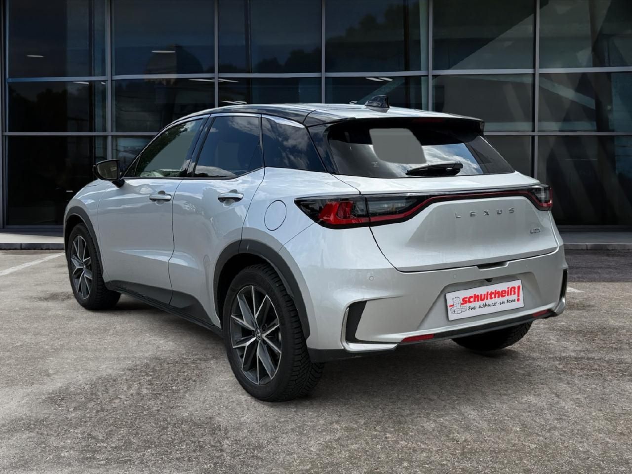 Fahrzeugabbildung Lexus LBX E-Four Emotion