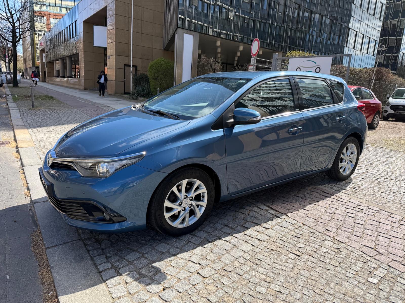 Toyota Auris Edition-S 1.6 KAMERA 8 FACH BEREIFT