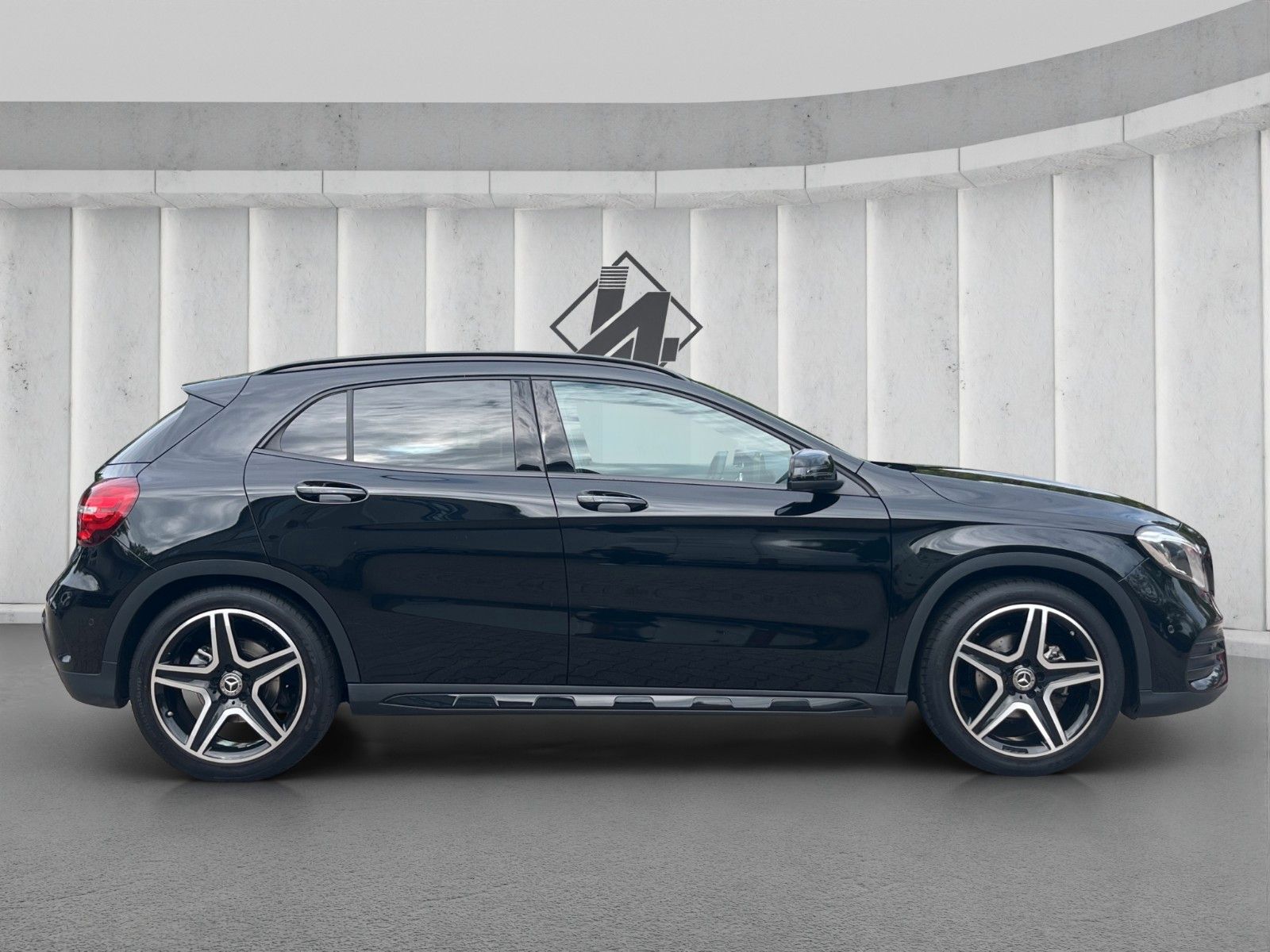 Fahrzeugabbildung Mercedes-Benz GLA 180 AMG Line*Night-Paket*Kamera*LED*SHZ**