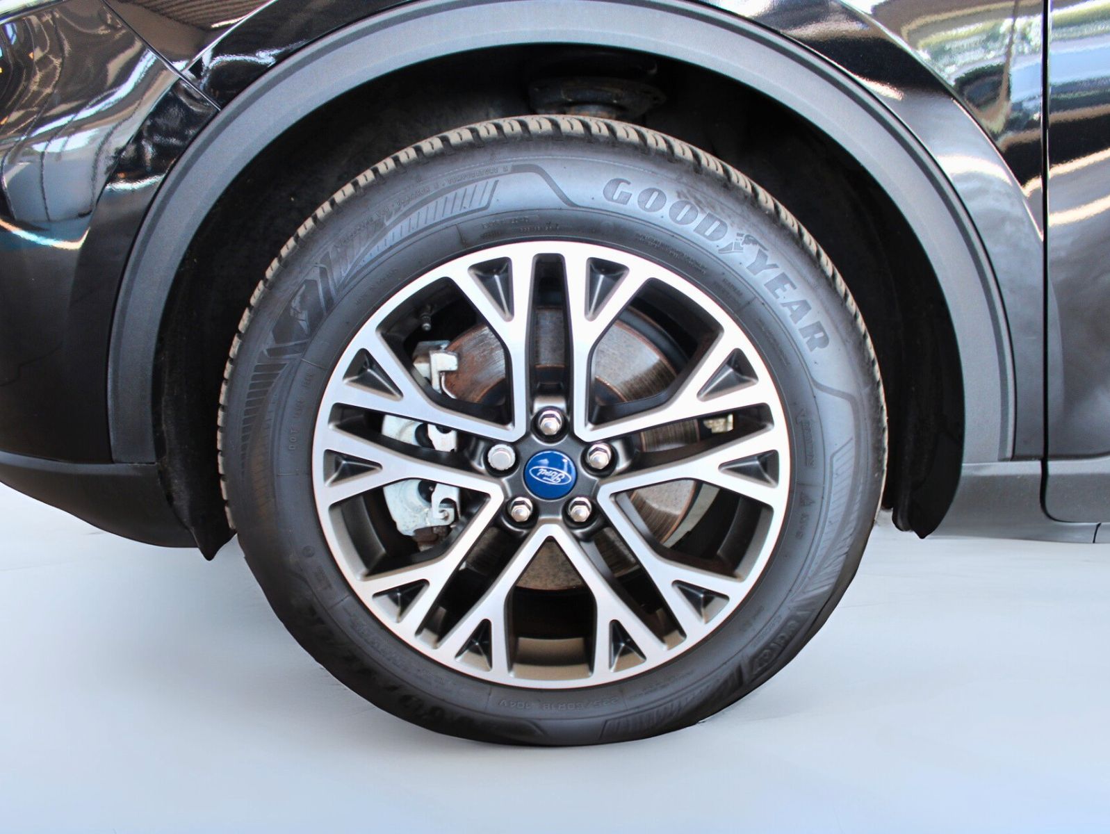 Fahrzeugabbildung Ford Kuga PHEV Titanium Aut. el.Heckklappe WinterPak.