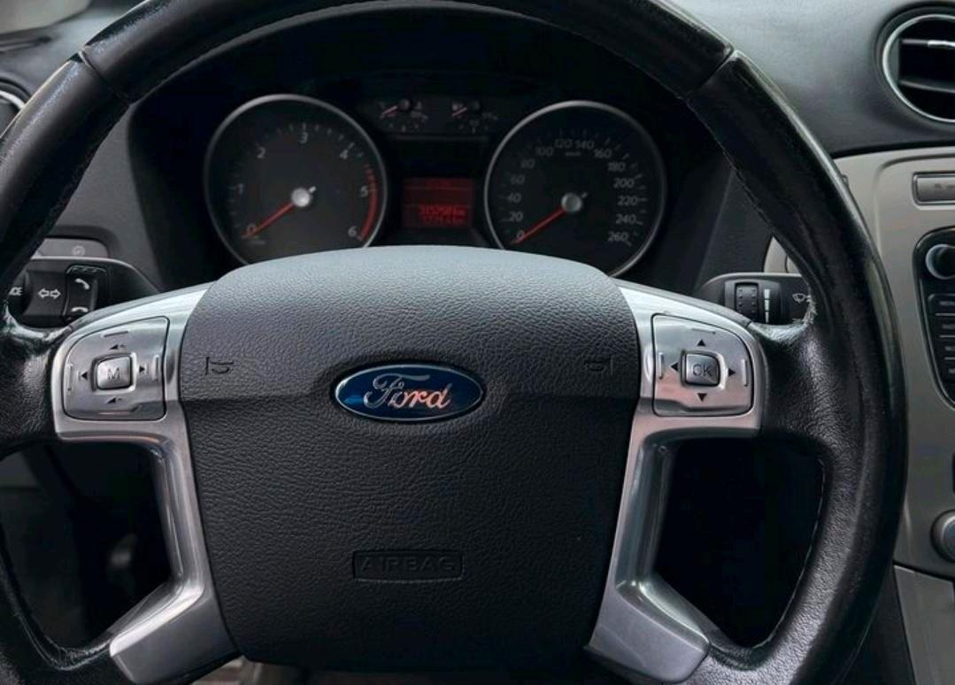 Ford Mondeo 2009 — салон