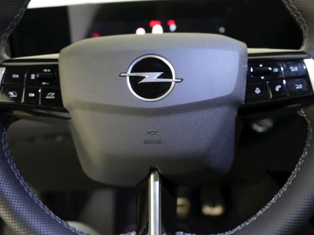 Astra L LIM ULTIMATE AT+ANHÄNGERKUPPLUNG+LED+NAV