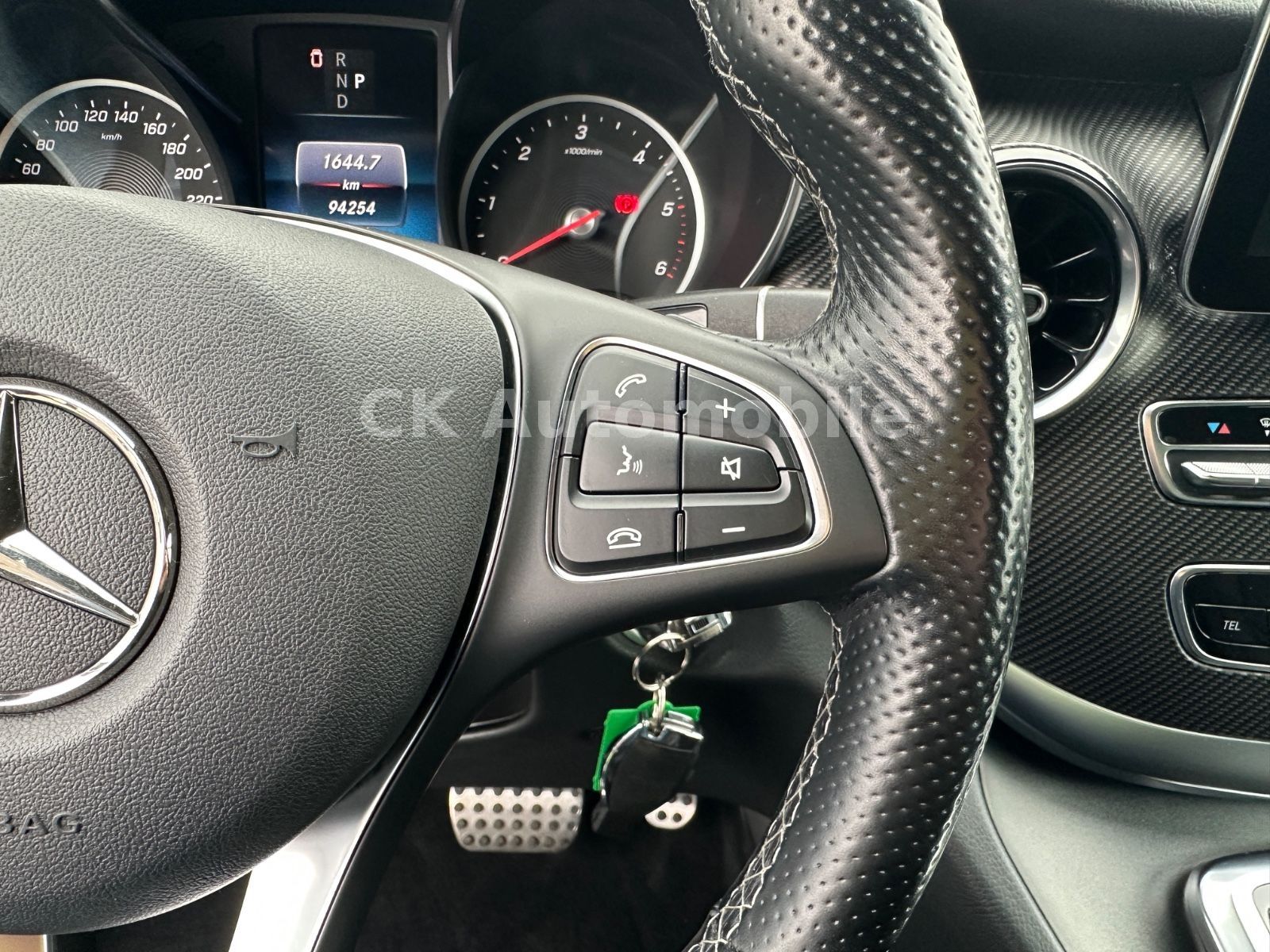 Fahrzeugabbildung Mercedes-Benz V 300 Avantgarde Edition AMG-LIne 4Matic Lang