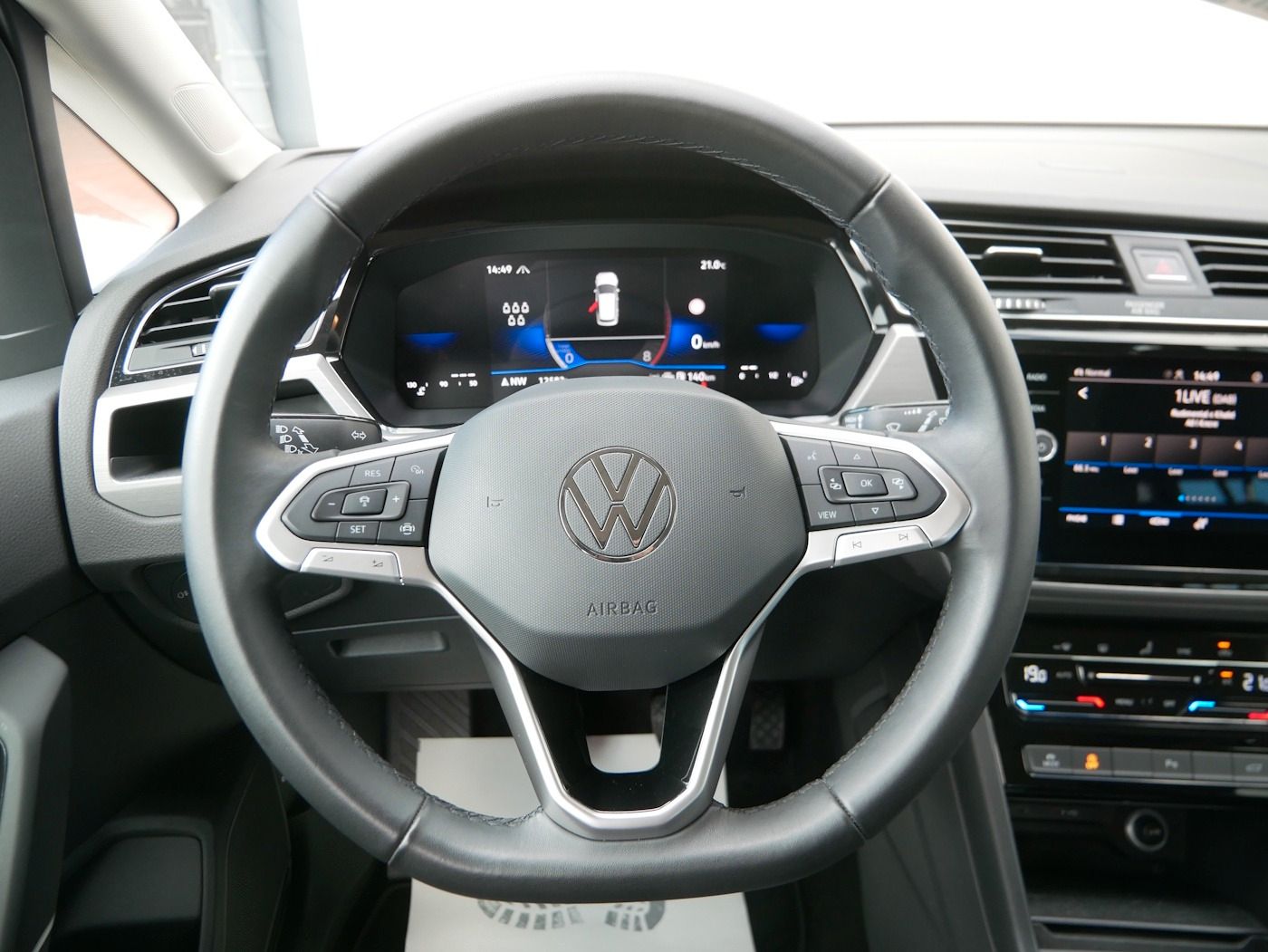 Fahrzeugabbildung Volkswagen Touran 1.5 Comfortline NEU48T 7-Sitzer ACC PDC