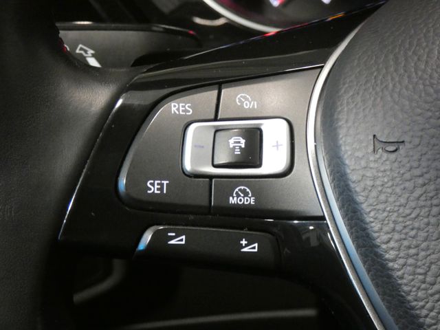 Touran 2.0 TDI Highline 7-SITZ PANO KAMERA DCC