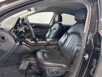 Audi A8 - 6