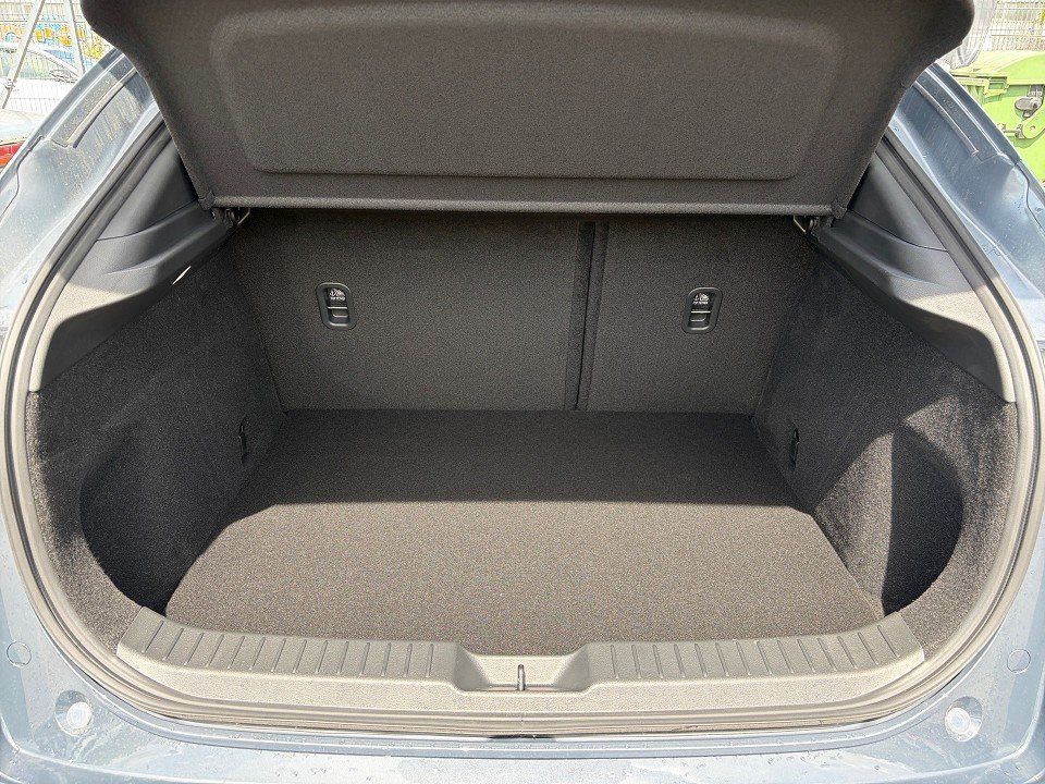 Fahrzeugabbildung Mazda CX-30 2.0 X 186PS Exclusive-Line