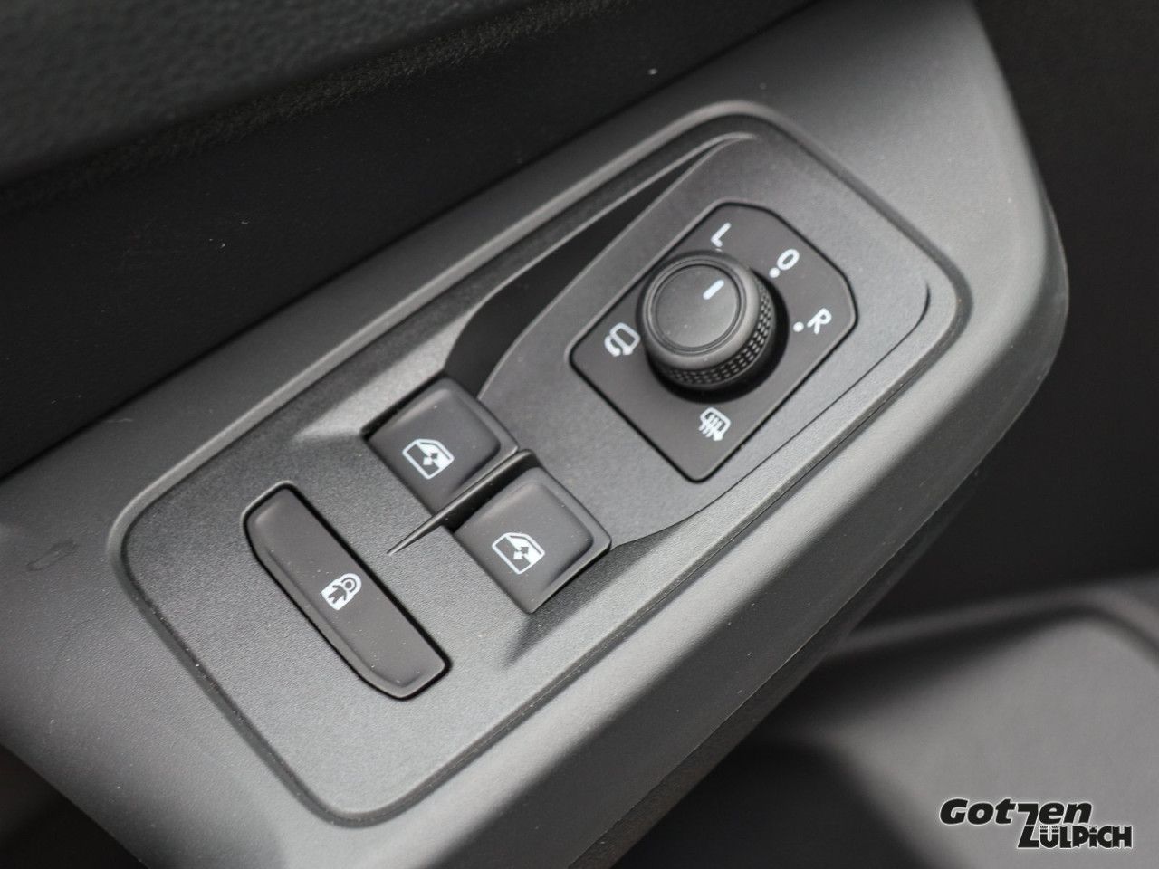 Fahrzeugabbildung Volkswagen Caddy 1,5TSI App-Connect Klima ACC PDC Bluetooth